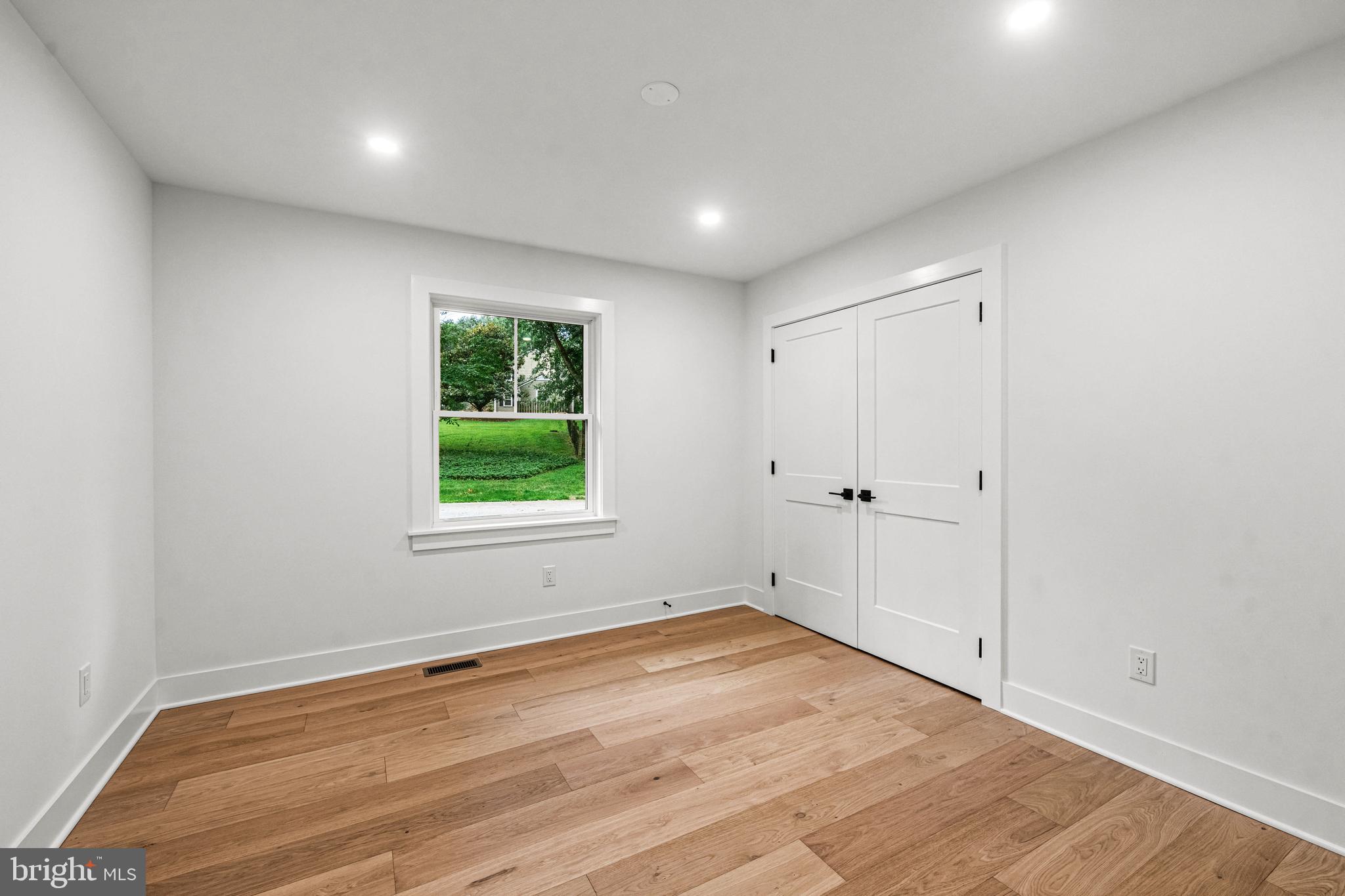 CRICKLEWOOD - Residential