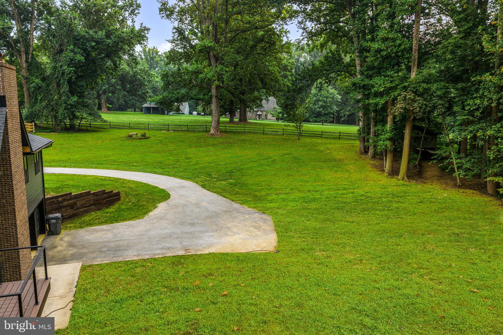 CRICKLEWOOD - Residential