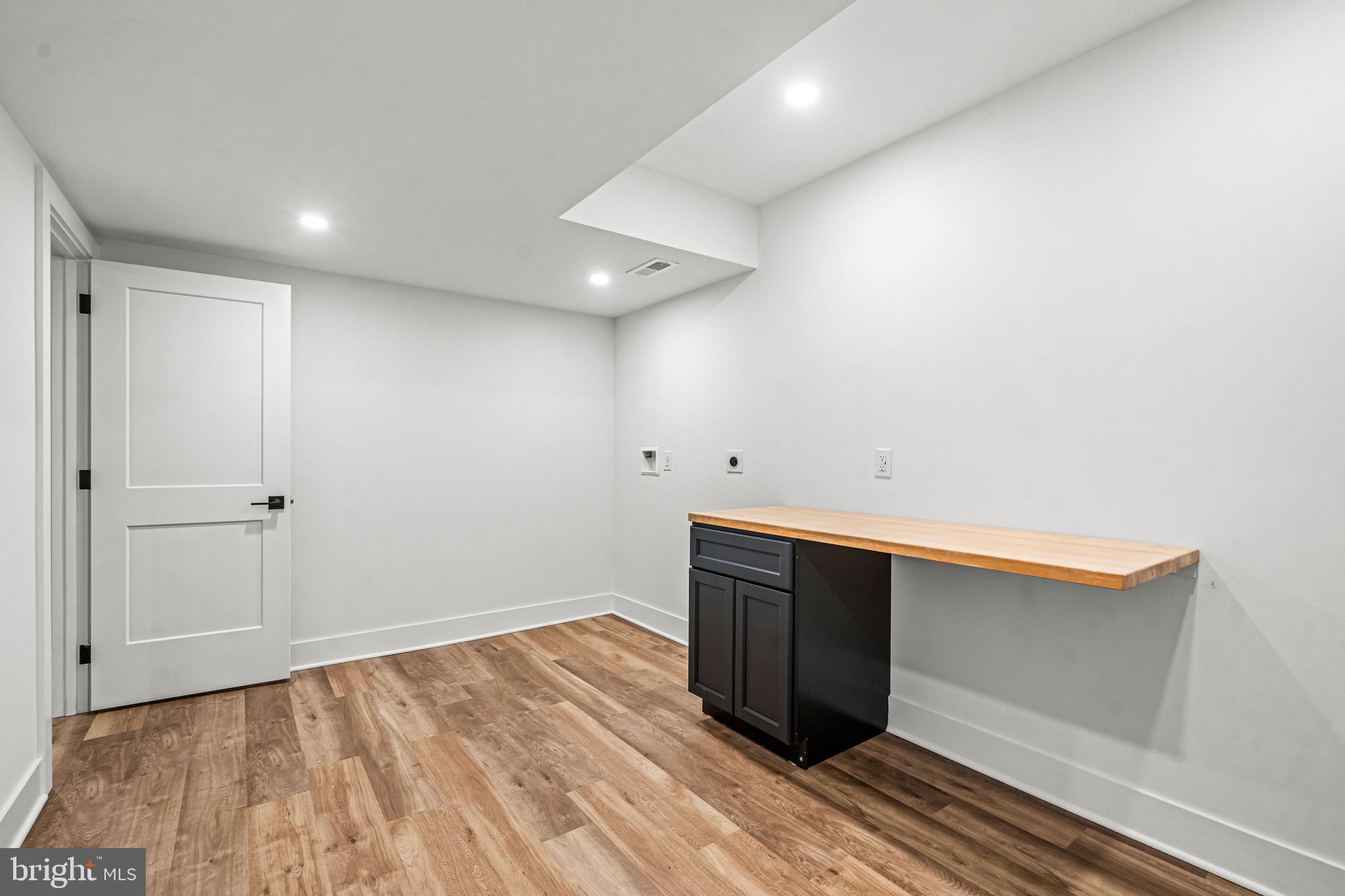 CRICKLEWOOD - Residential