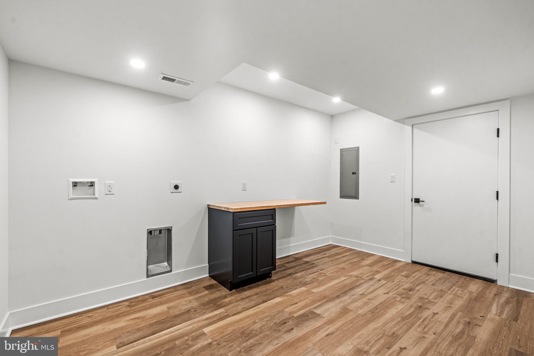 CRICKLEWOOD - Residential