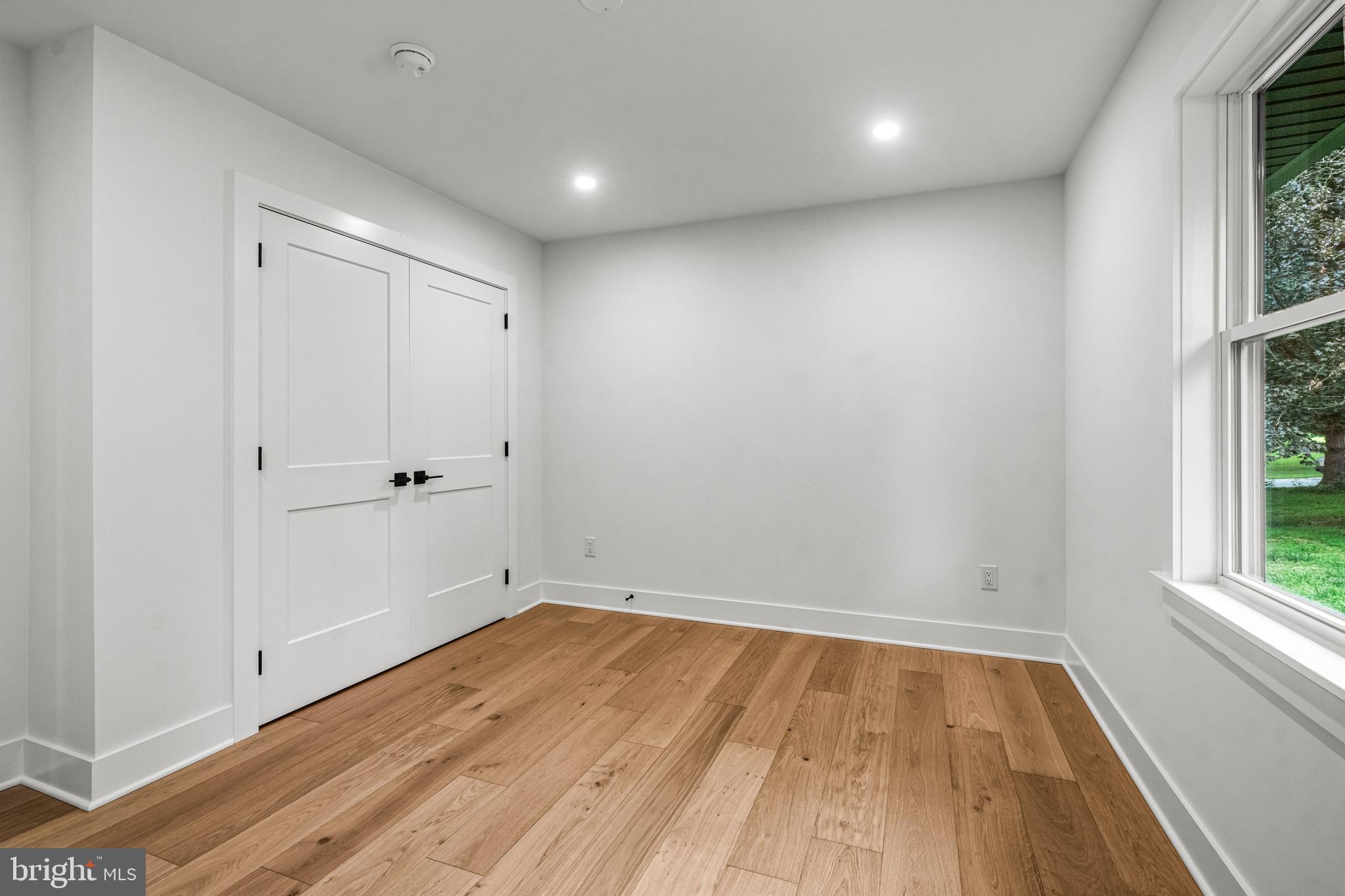 CRICKLEWOOD - Residential