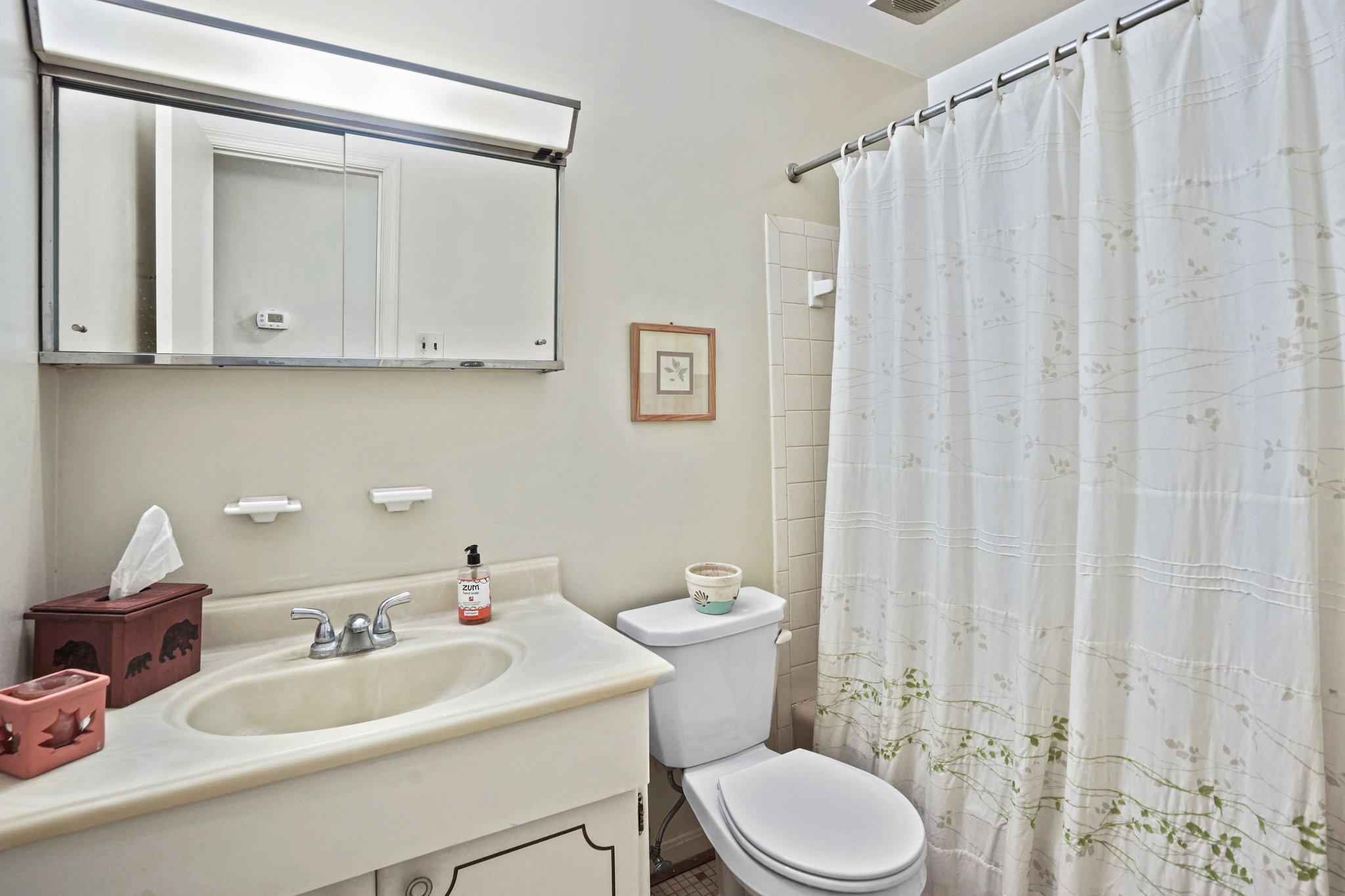 CROOM STATION - Residential