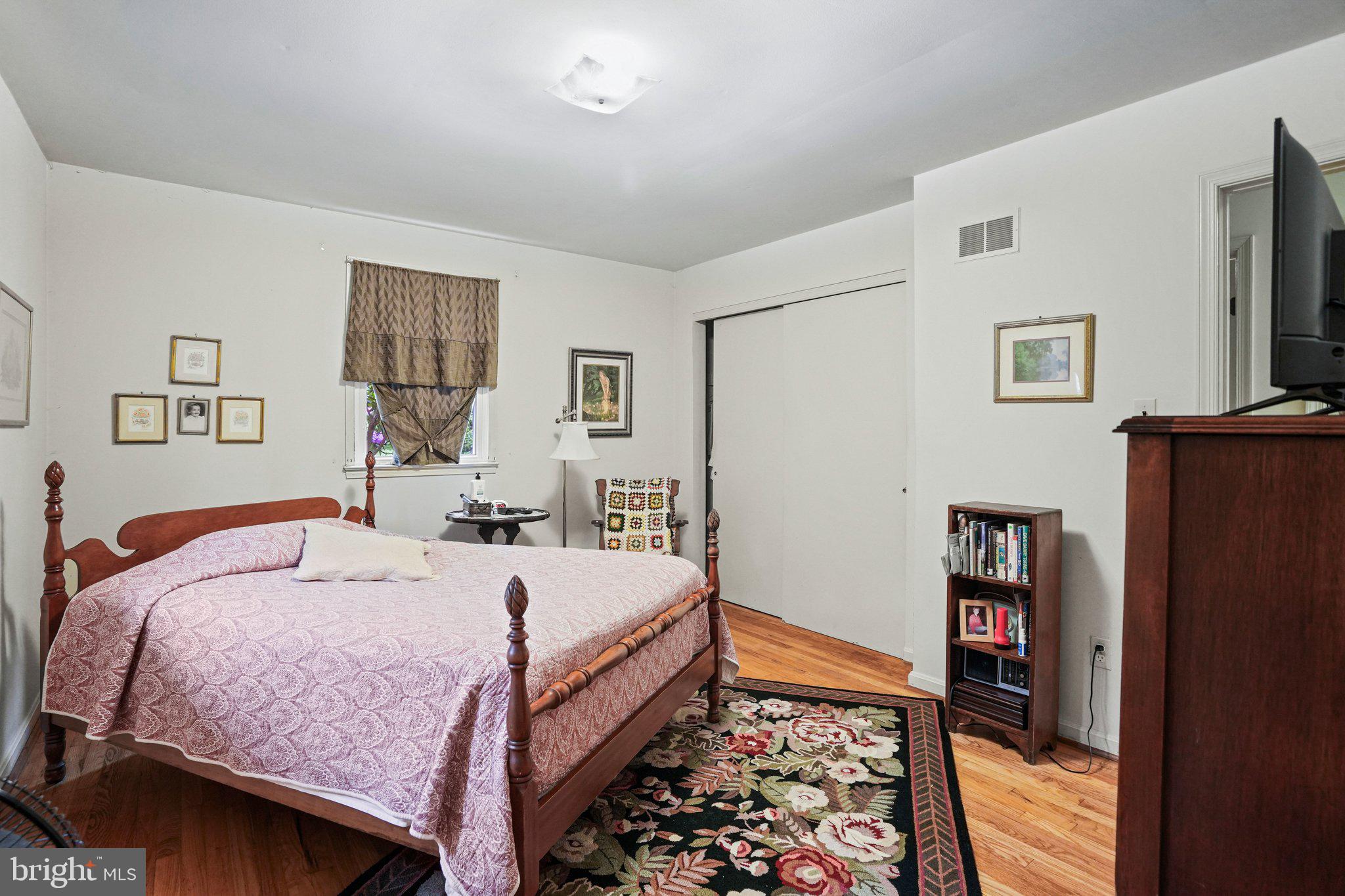 CROOM STATION - Residential
