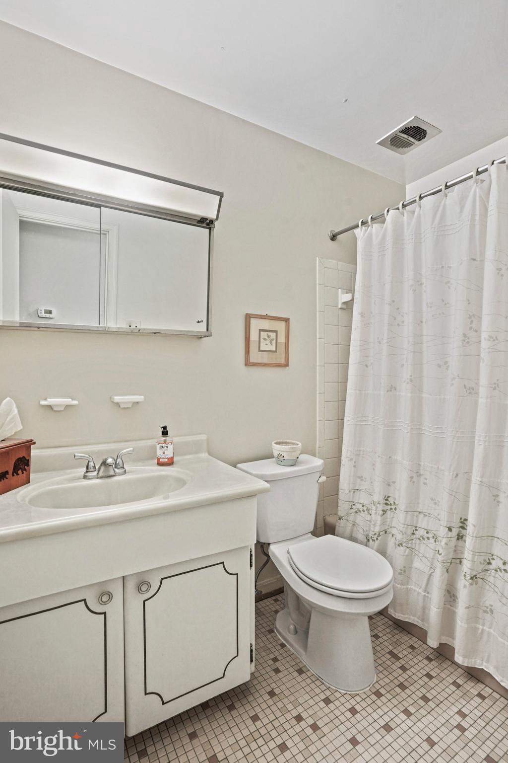 CROOM STATION - Residential