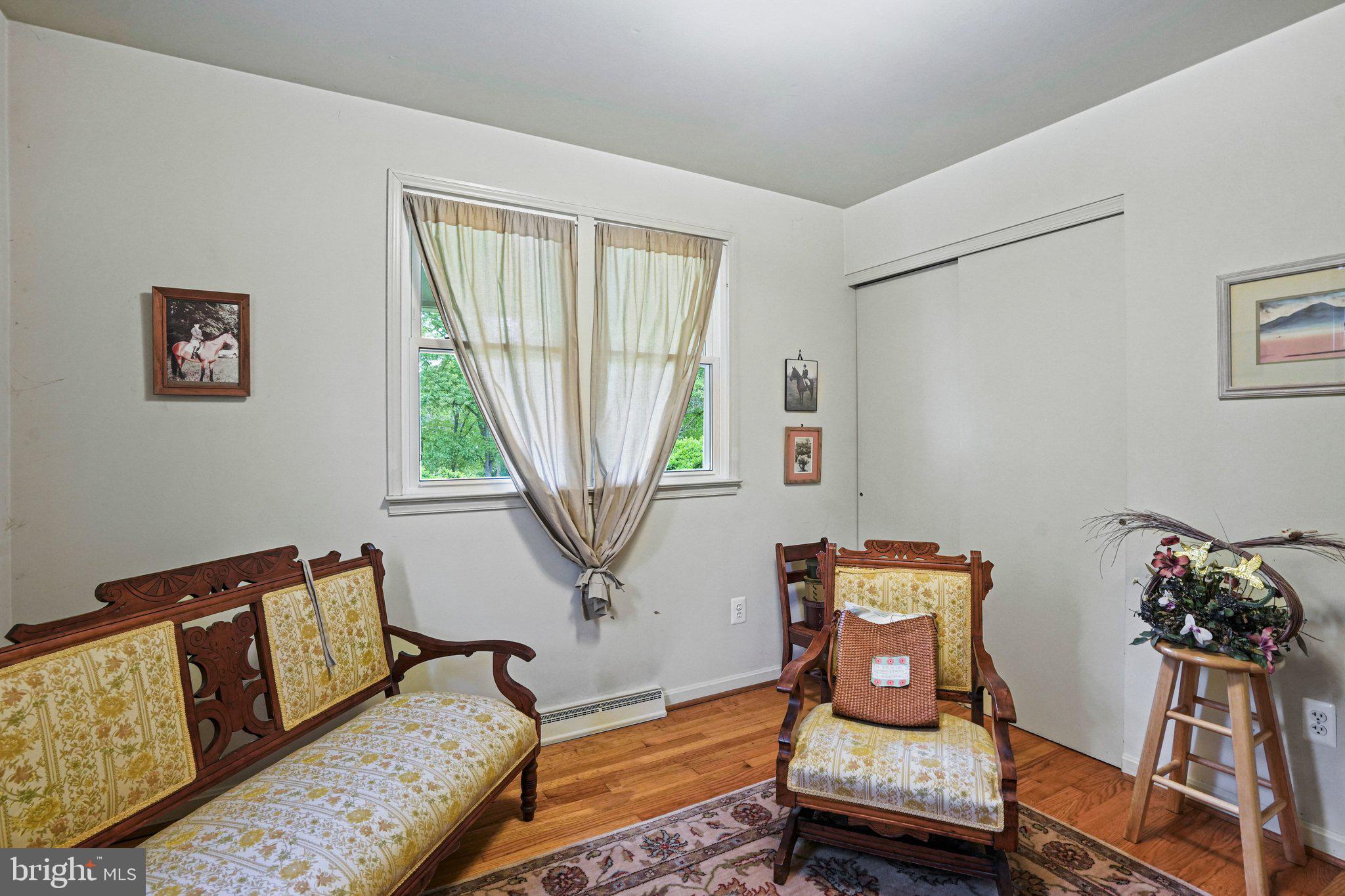 CROOM STATION - Residential