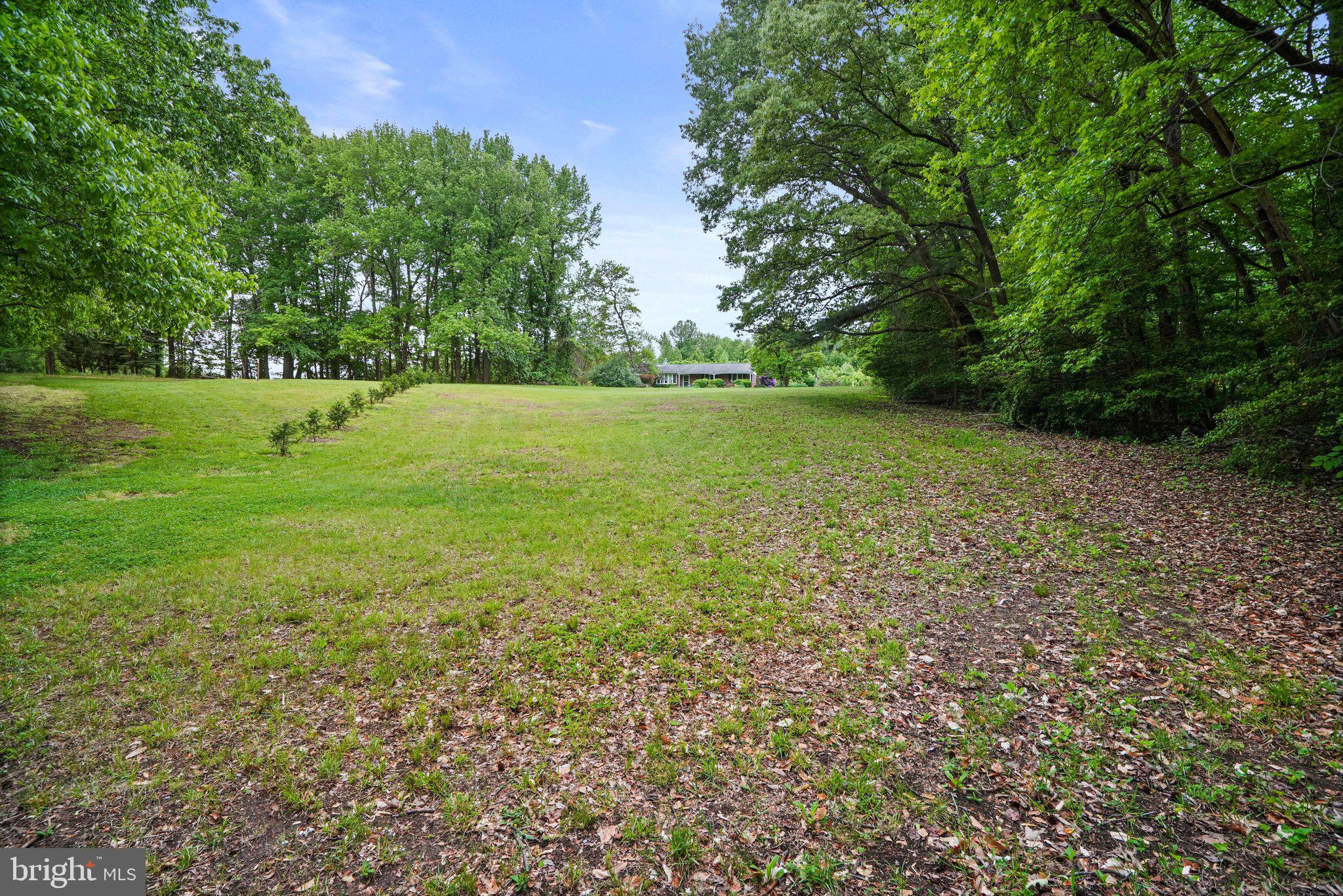 CROOM STATION - Residential
