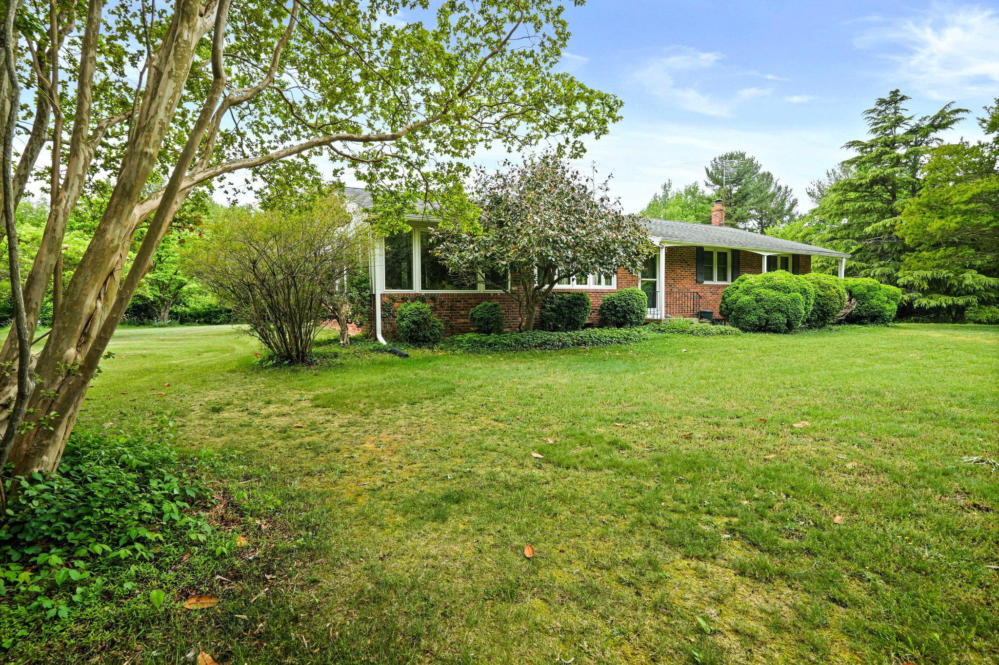 CROOM STATION - Residential