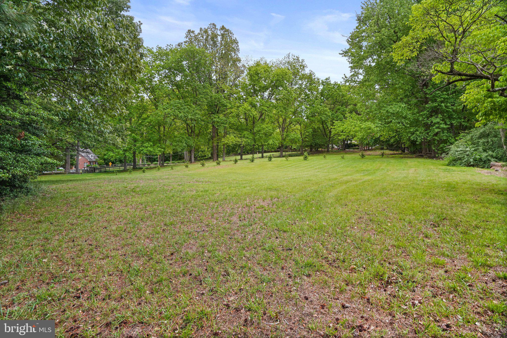 CROOM STATION - Residential