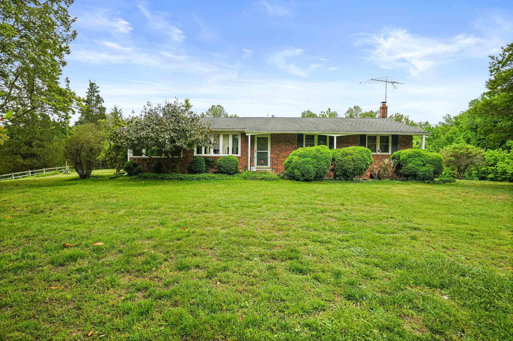 CROOM STATION - Residential