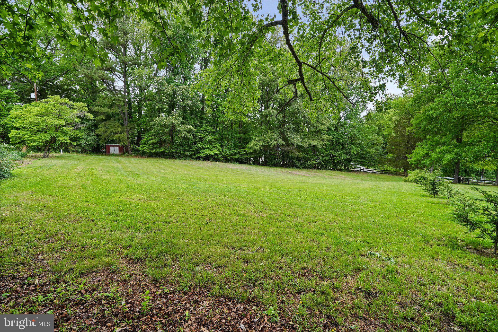 CROOM STATION - Residential