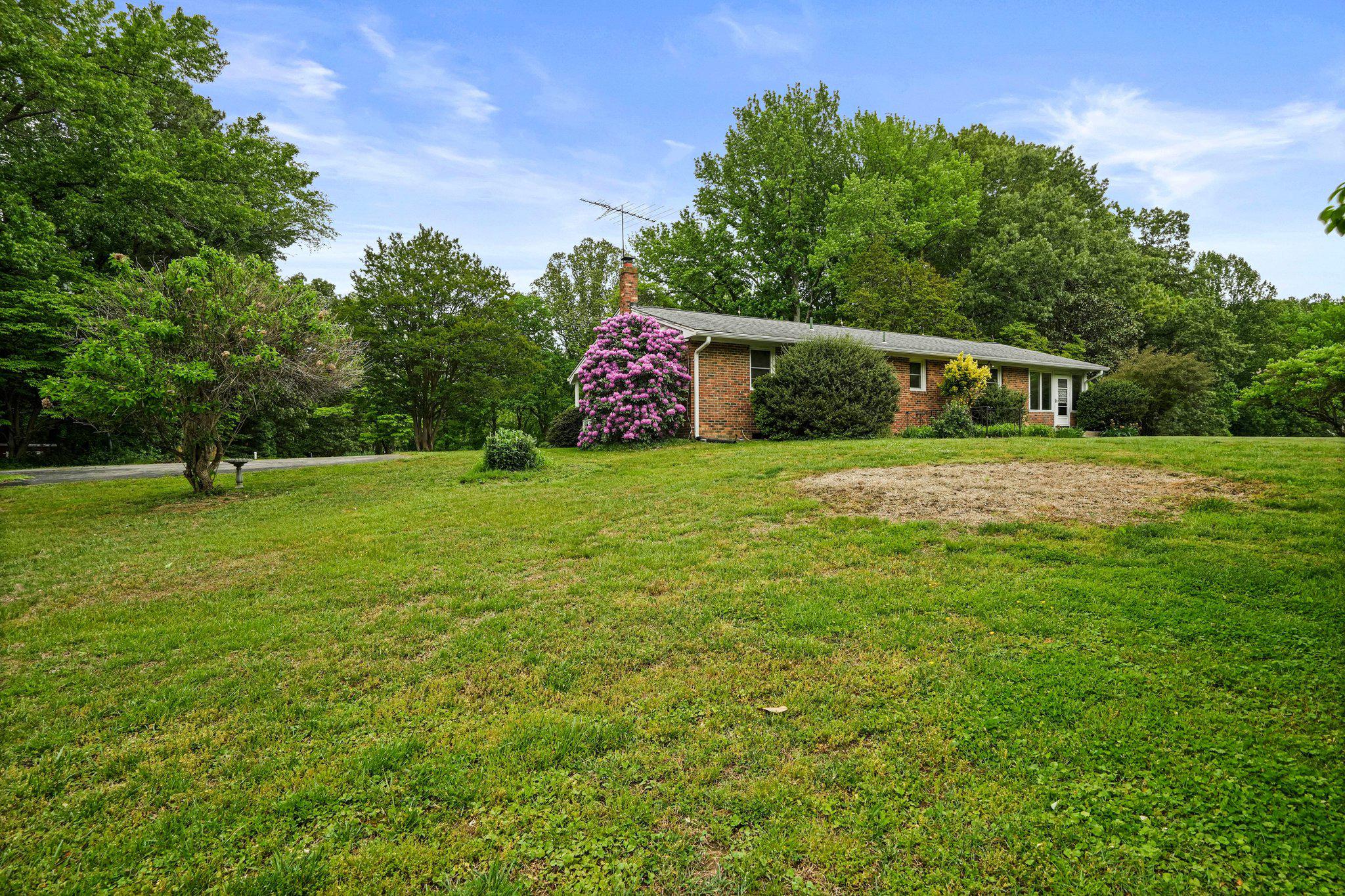 CROOM STATION - Residential