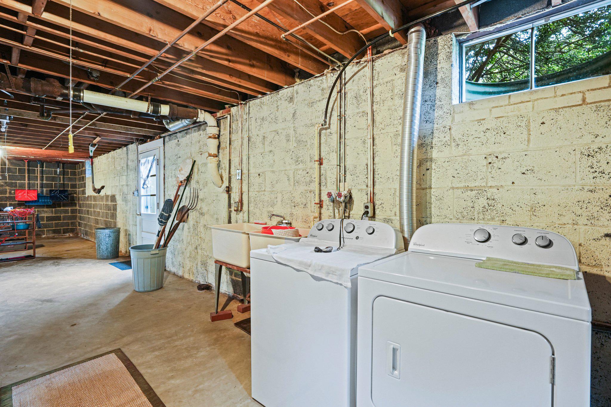 CROOM STATION - Residential