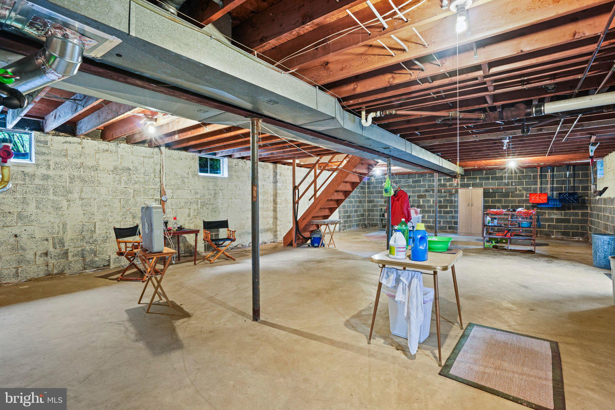 CROOM STATION - Residential