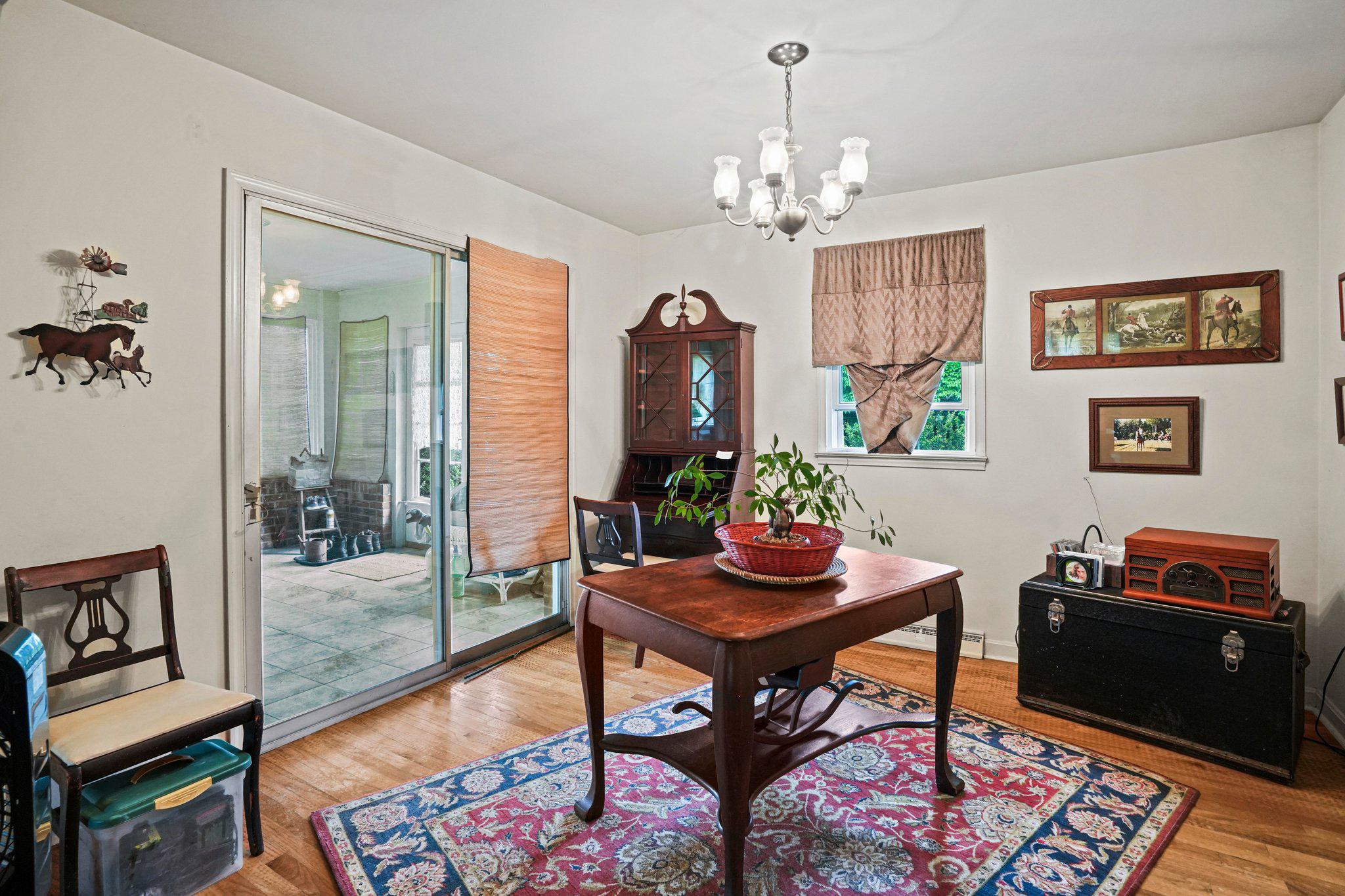 CROOM STATION - Residential