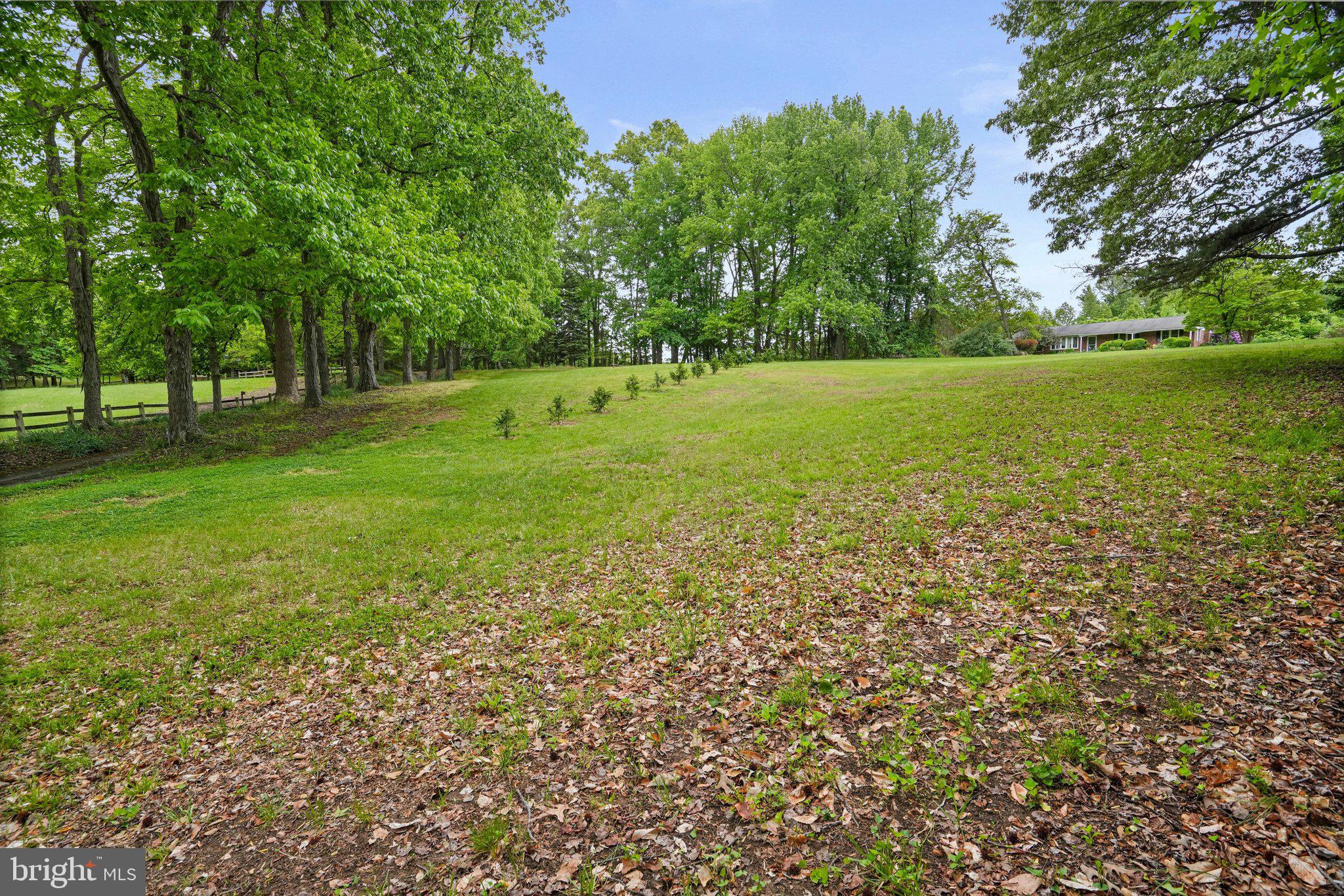CROOM STATION - Residential