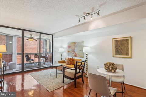 1001 N VERMONT STREET 812 ARLINGTON VA 22201