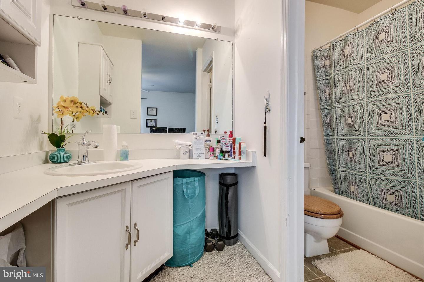 LOFTRIDGE - Residential Lease