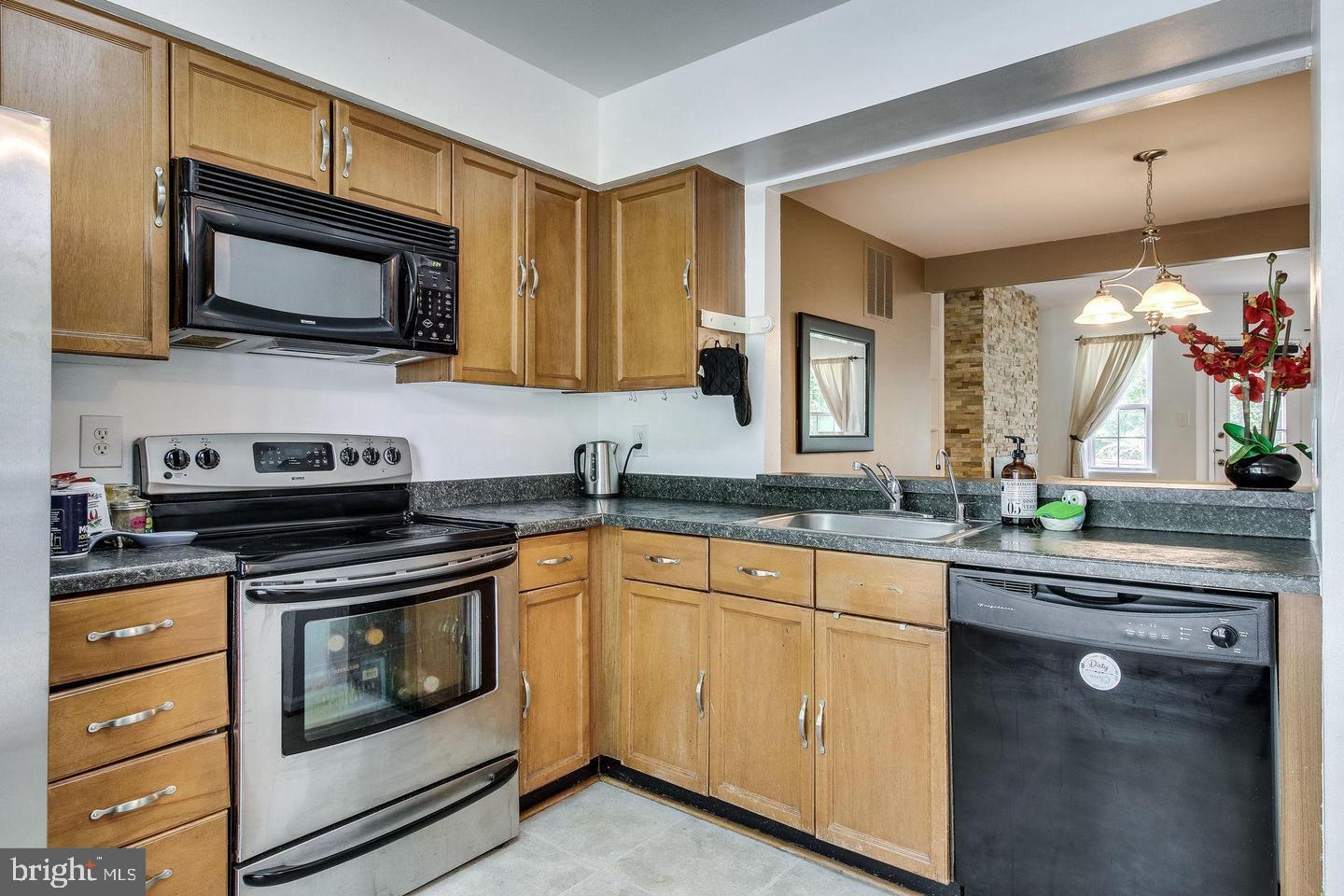 5730 EVERGREEN KNOLL COURT