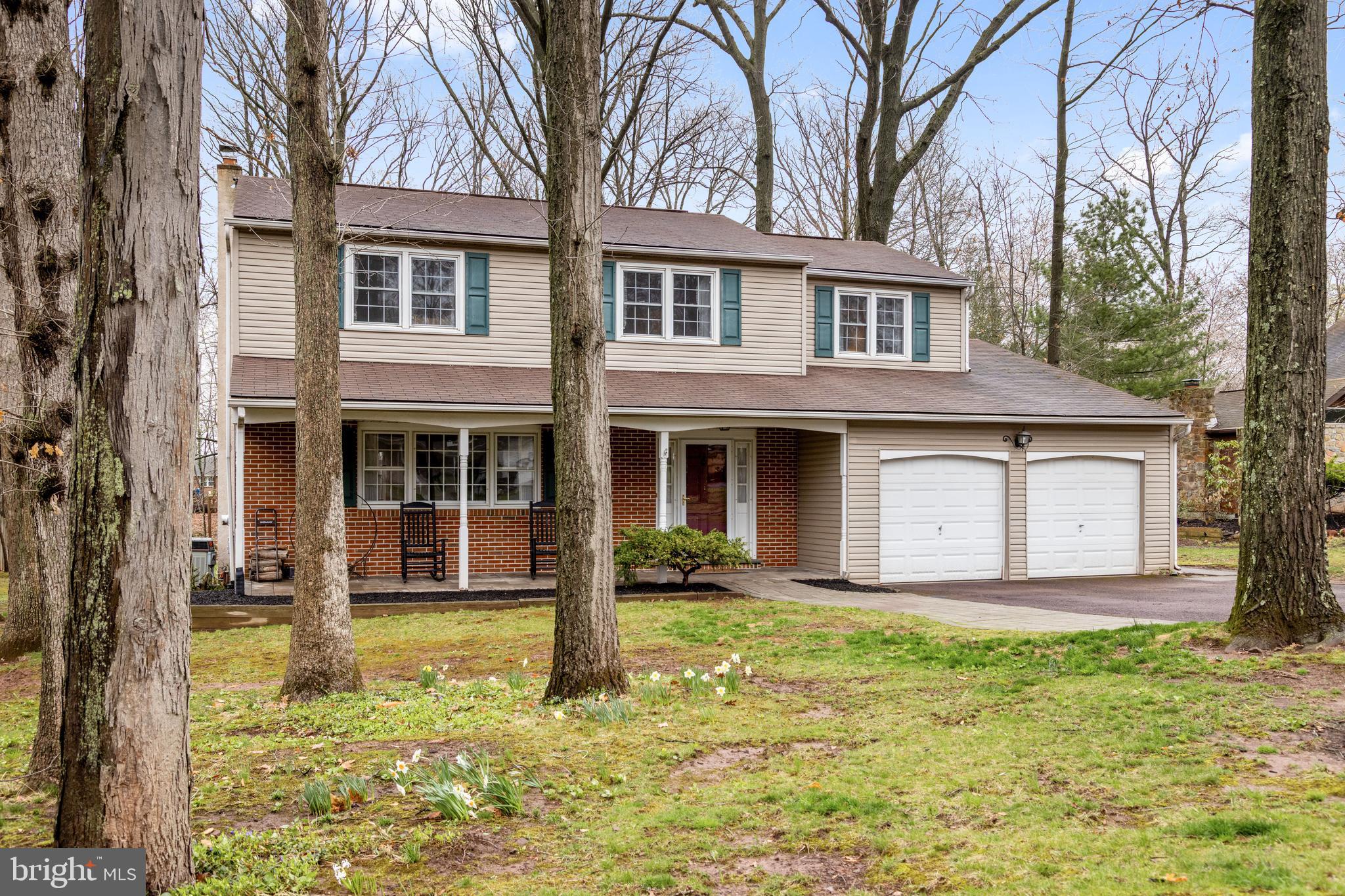 917 CREST ROAD