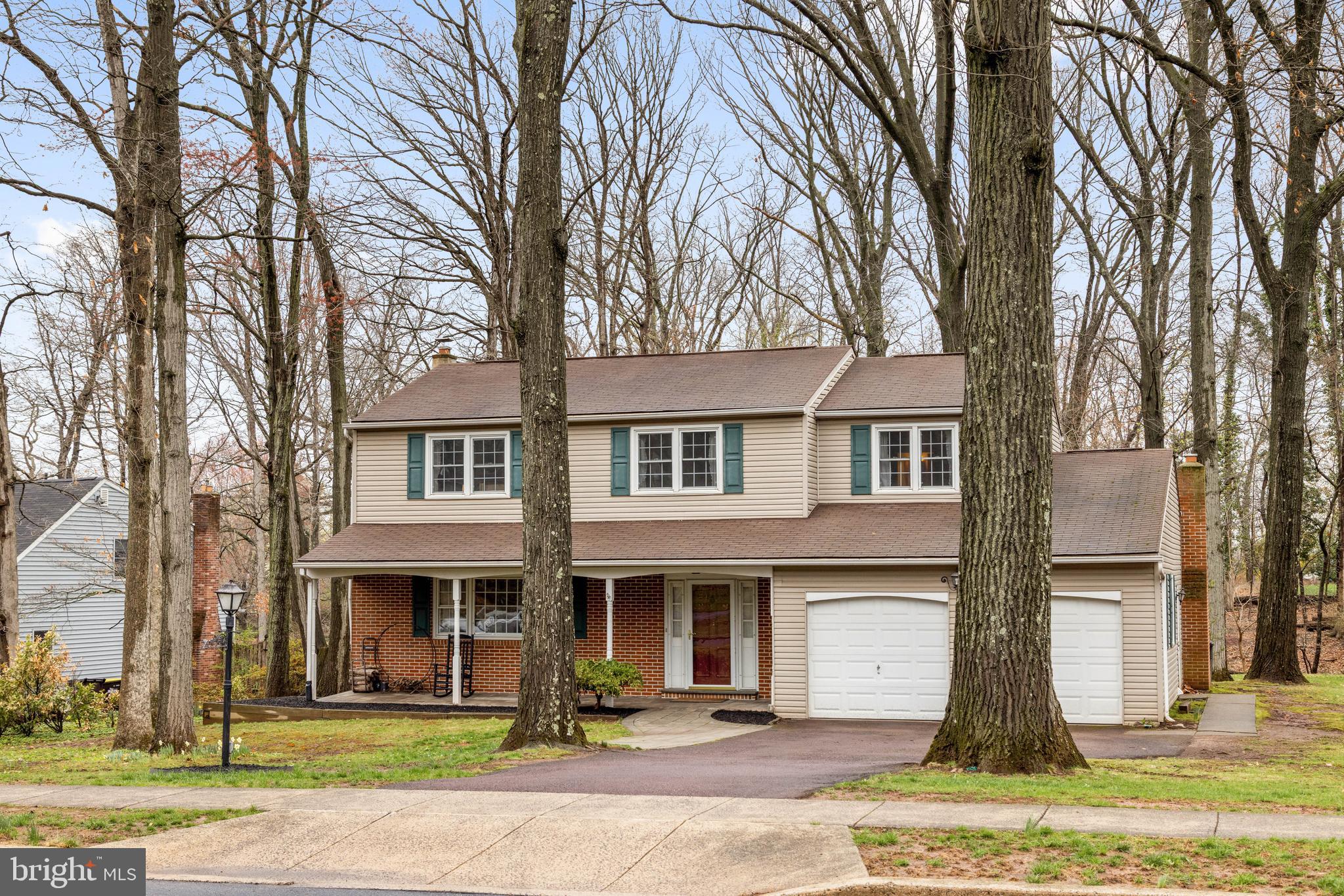 917 CREST ROAD
