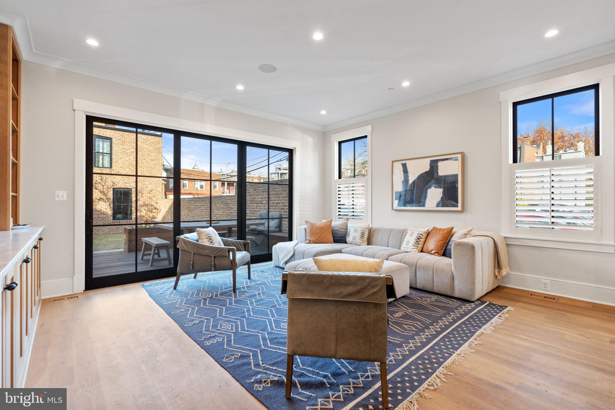 CAPITOL HILL - Residential