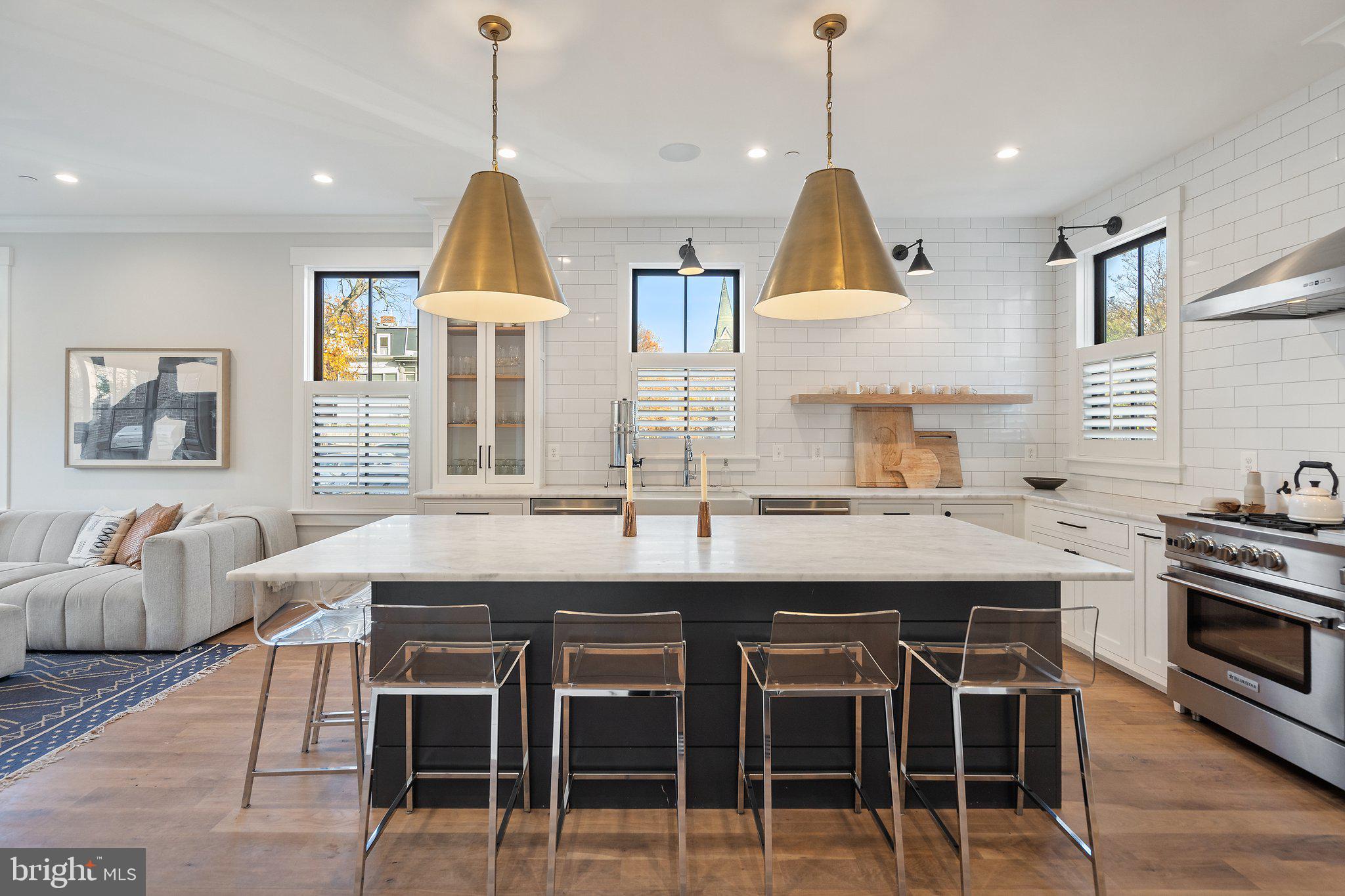 CAPITOL HILL - Residential