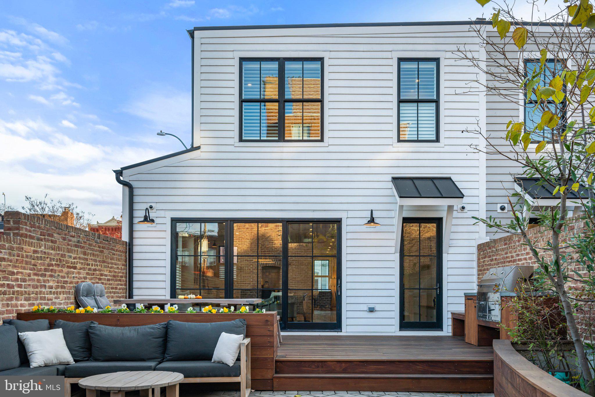 CAPITOL HILL - Residential