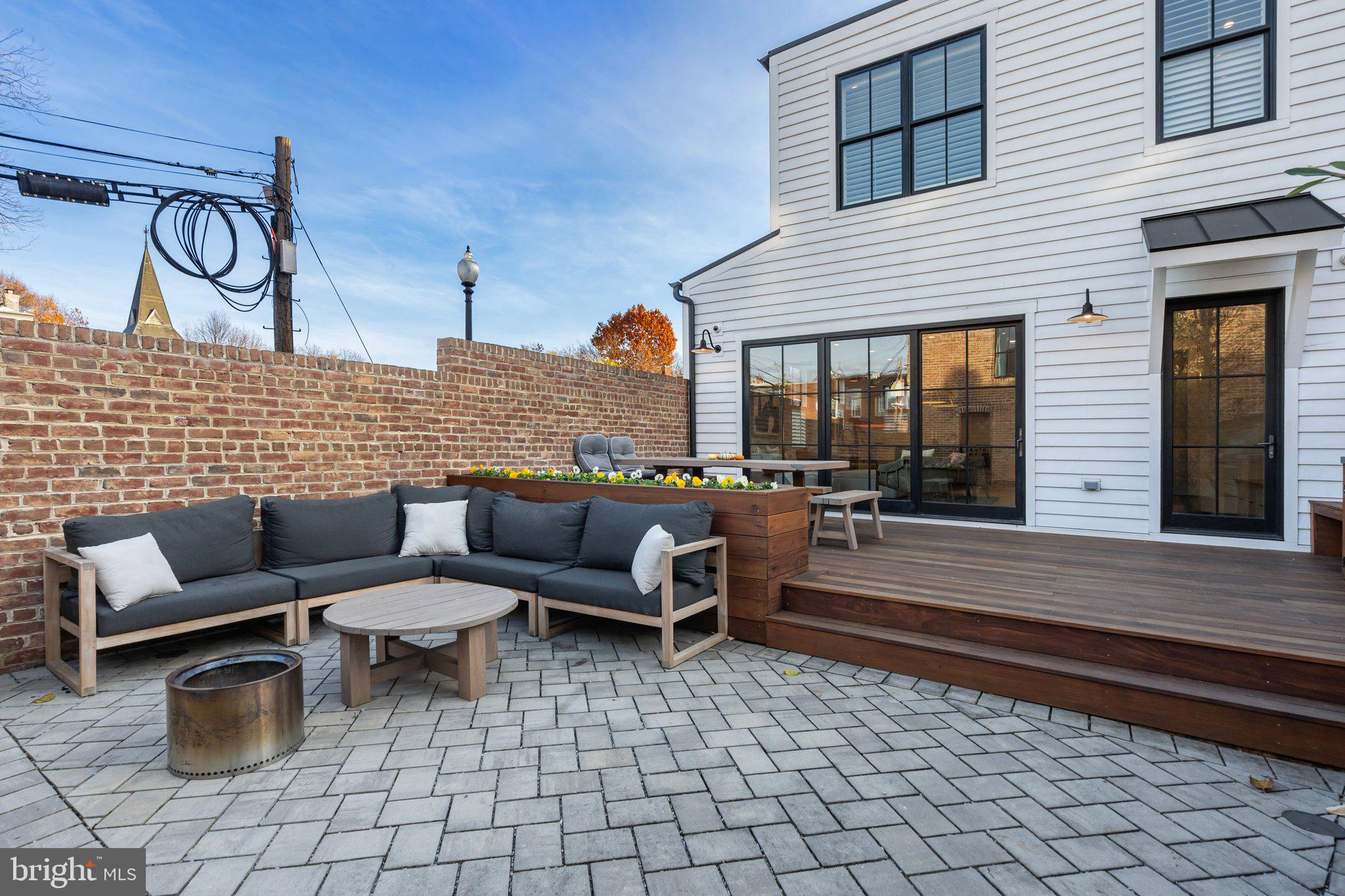 CAPITOL HILL - Residential