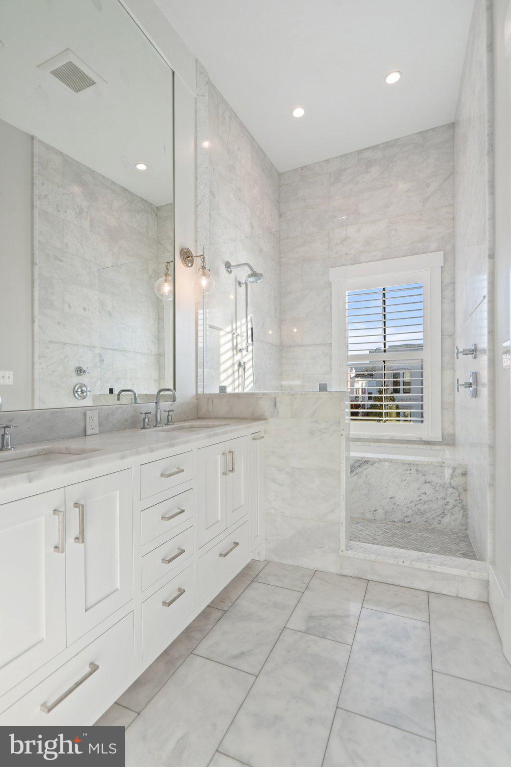 CAPITOL HILL - Residential