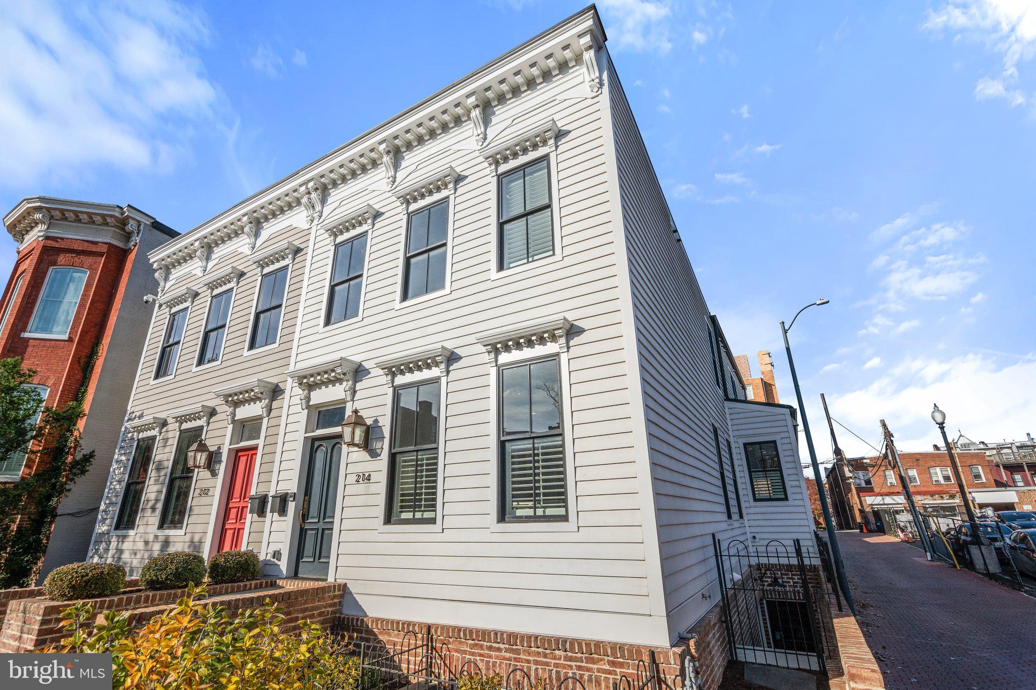 CAPITOL HILL - Residential