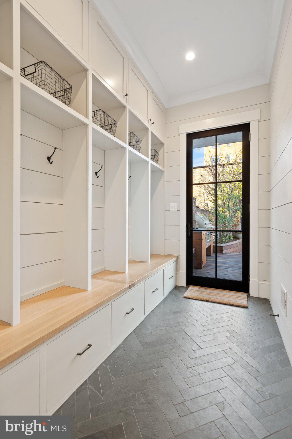 CAPITOL HILL - Residential