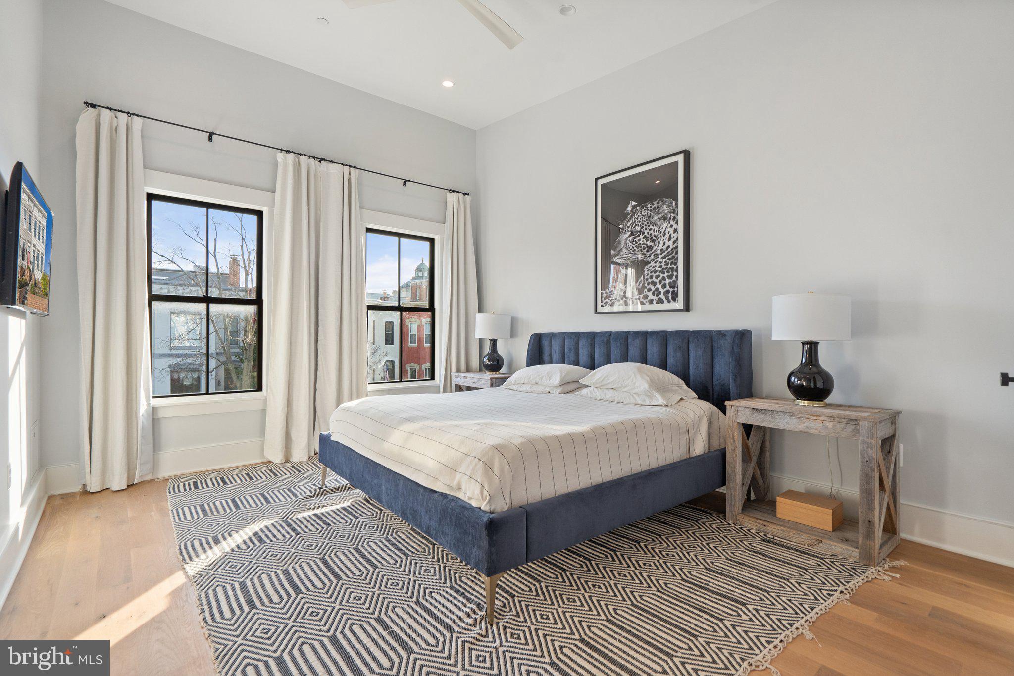 CAPITOL HILL - Residential