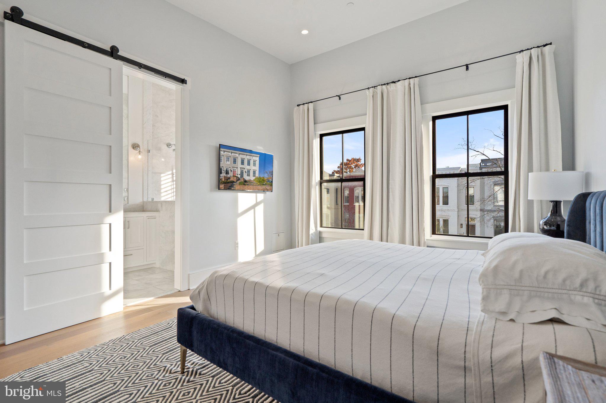 CAPITOL HILL - Residential