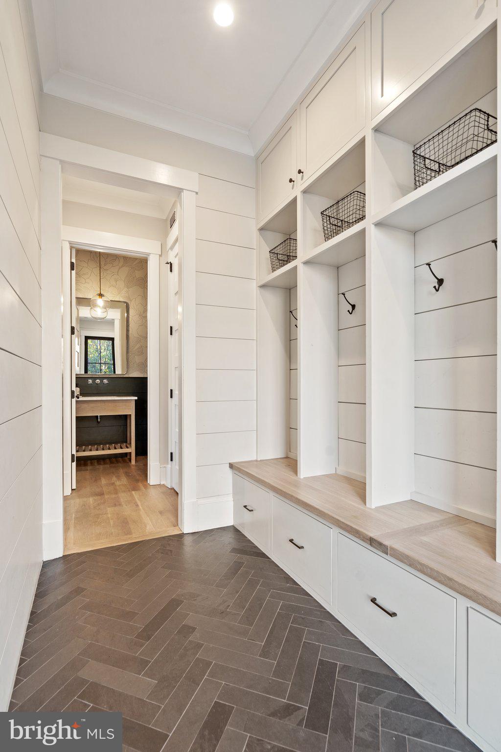 CAPITOL HILL - Residential