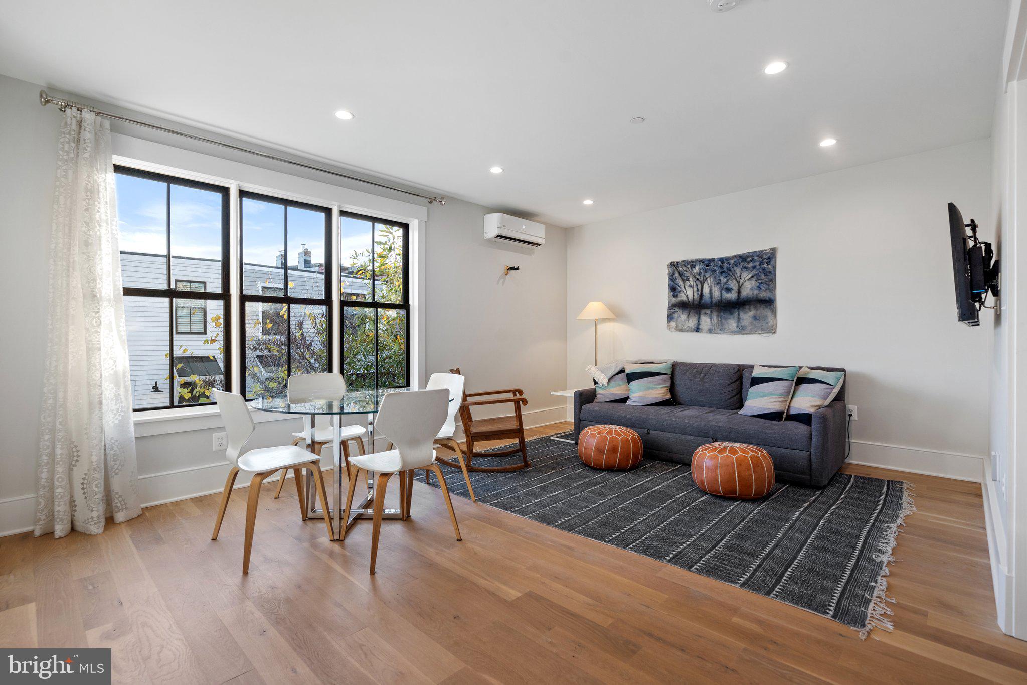 CAPITOL HILL - Residential