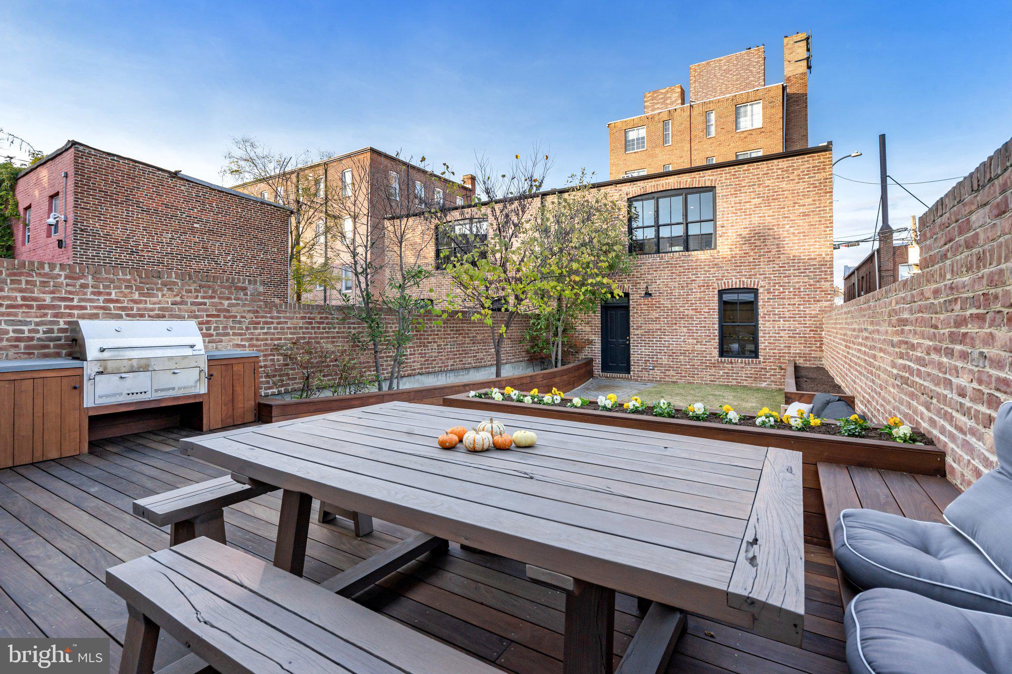 CAPITOL HILL - Residential