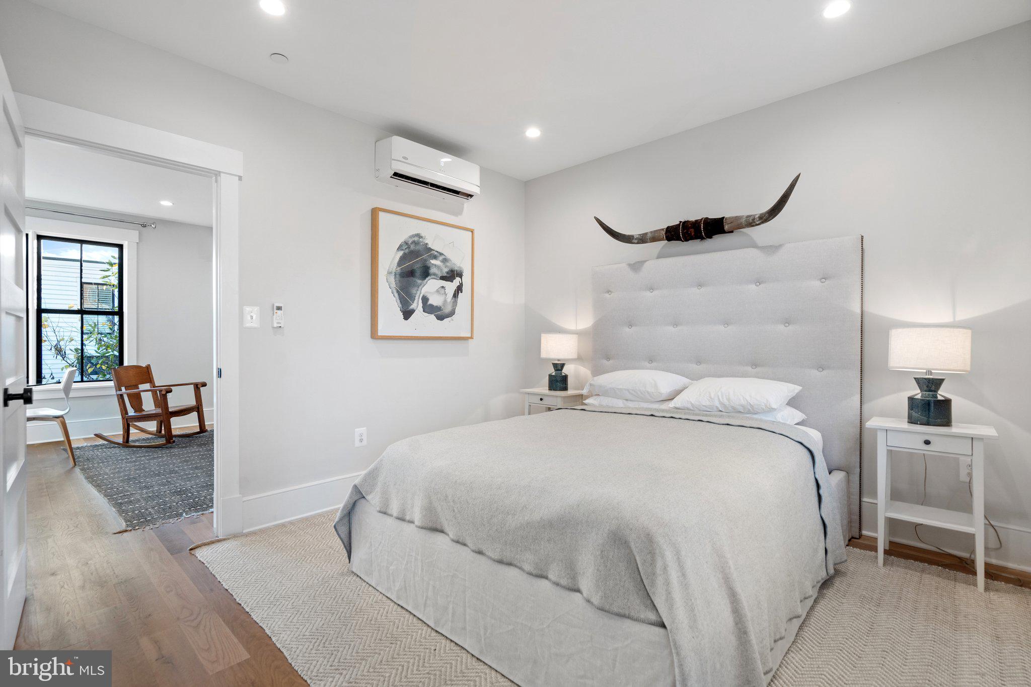 CAPITOL HILL - Residential