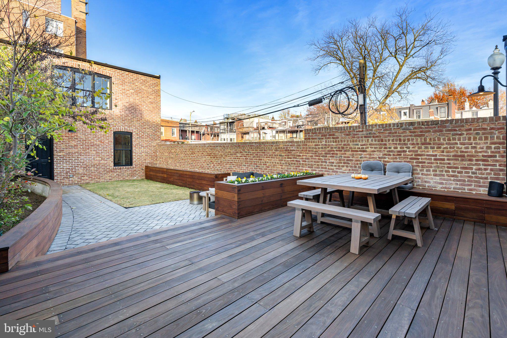 CAPITOL HILL - Residential