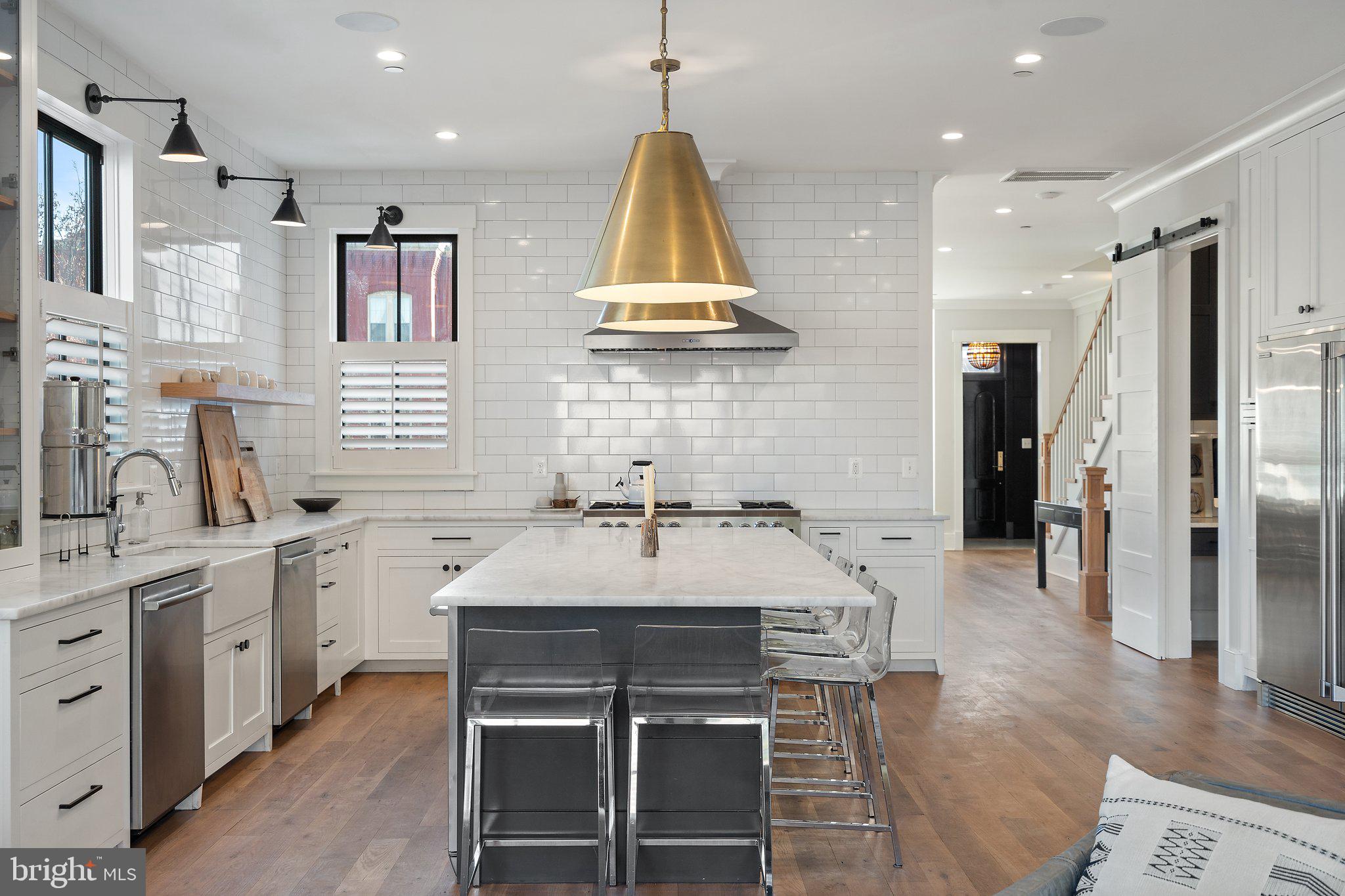 CAPITOL HILL - Residential