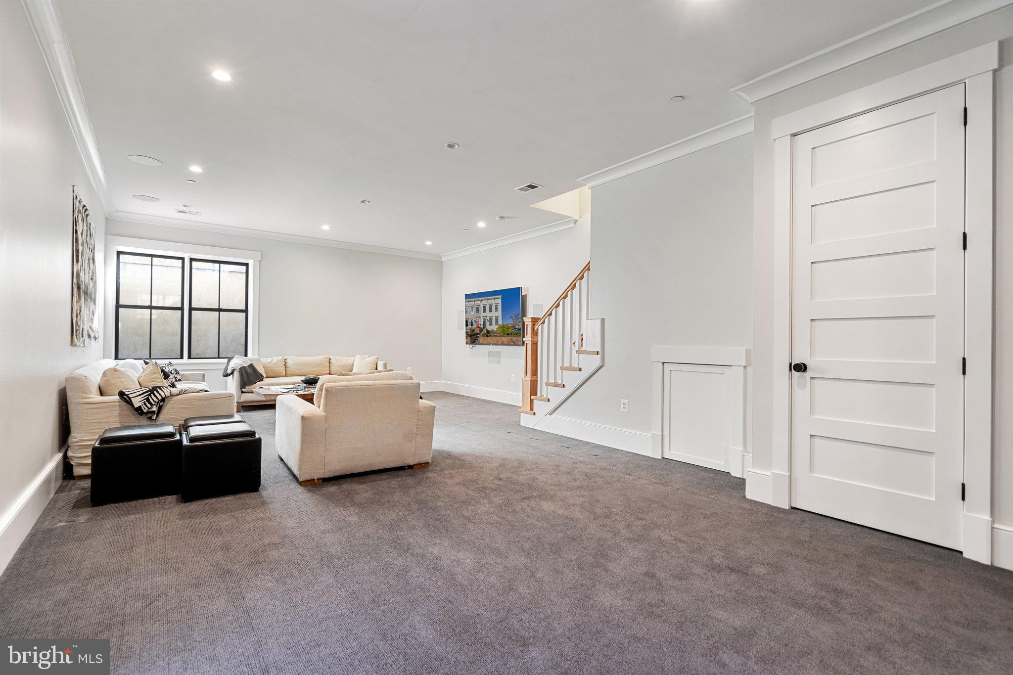 CAPITOL HILL - Residential