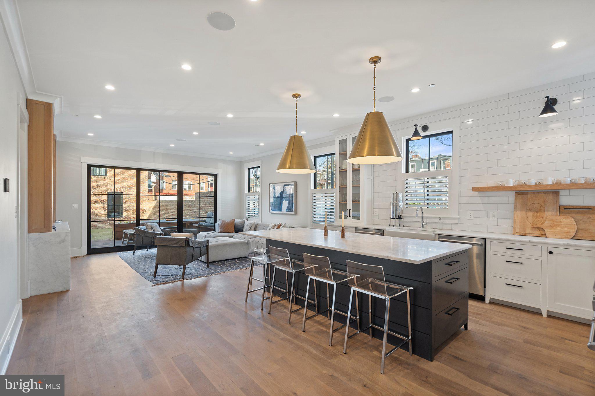 CAPITOL HILL - Residential