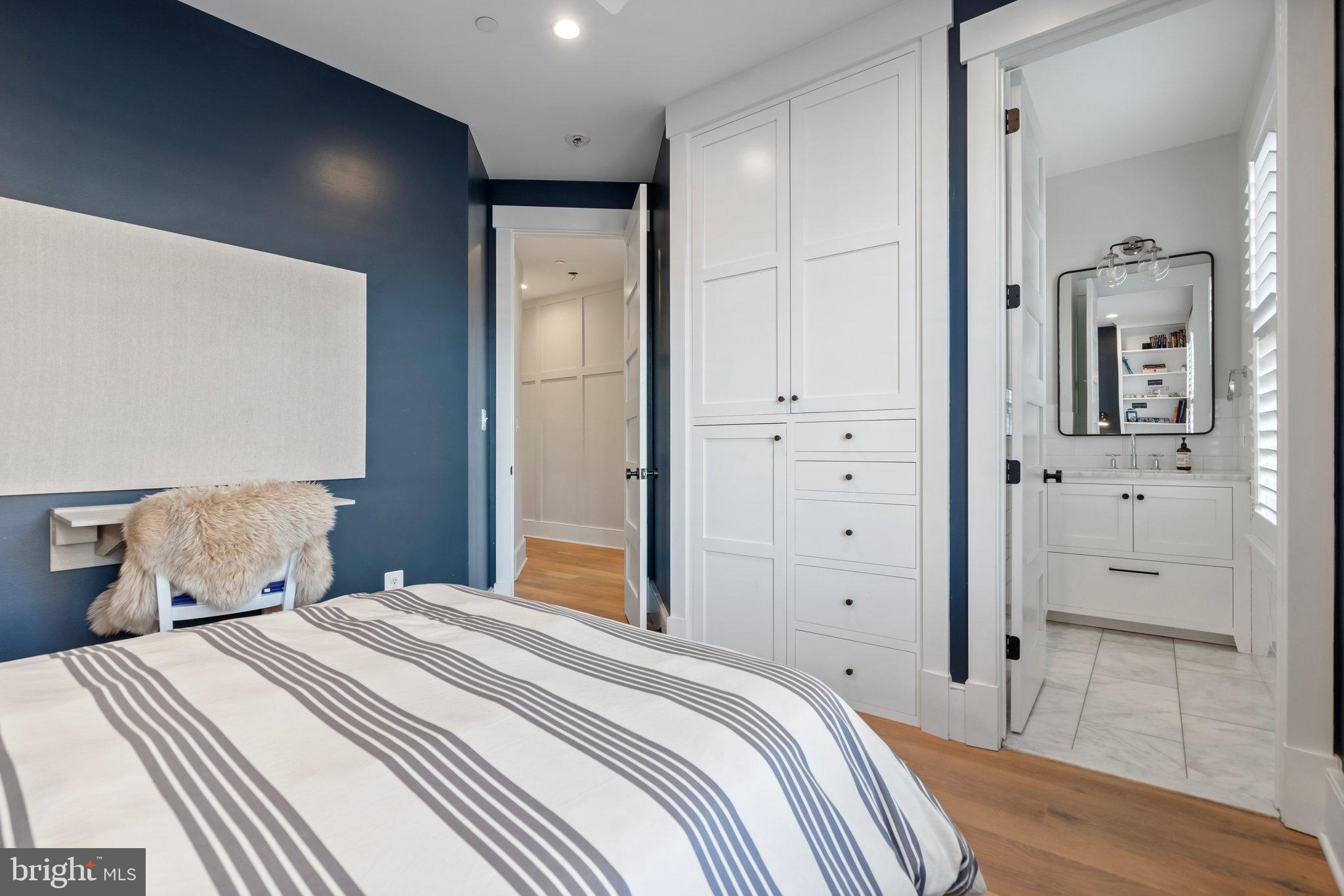 CAPITOL HILL - Residential