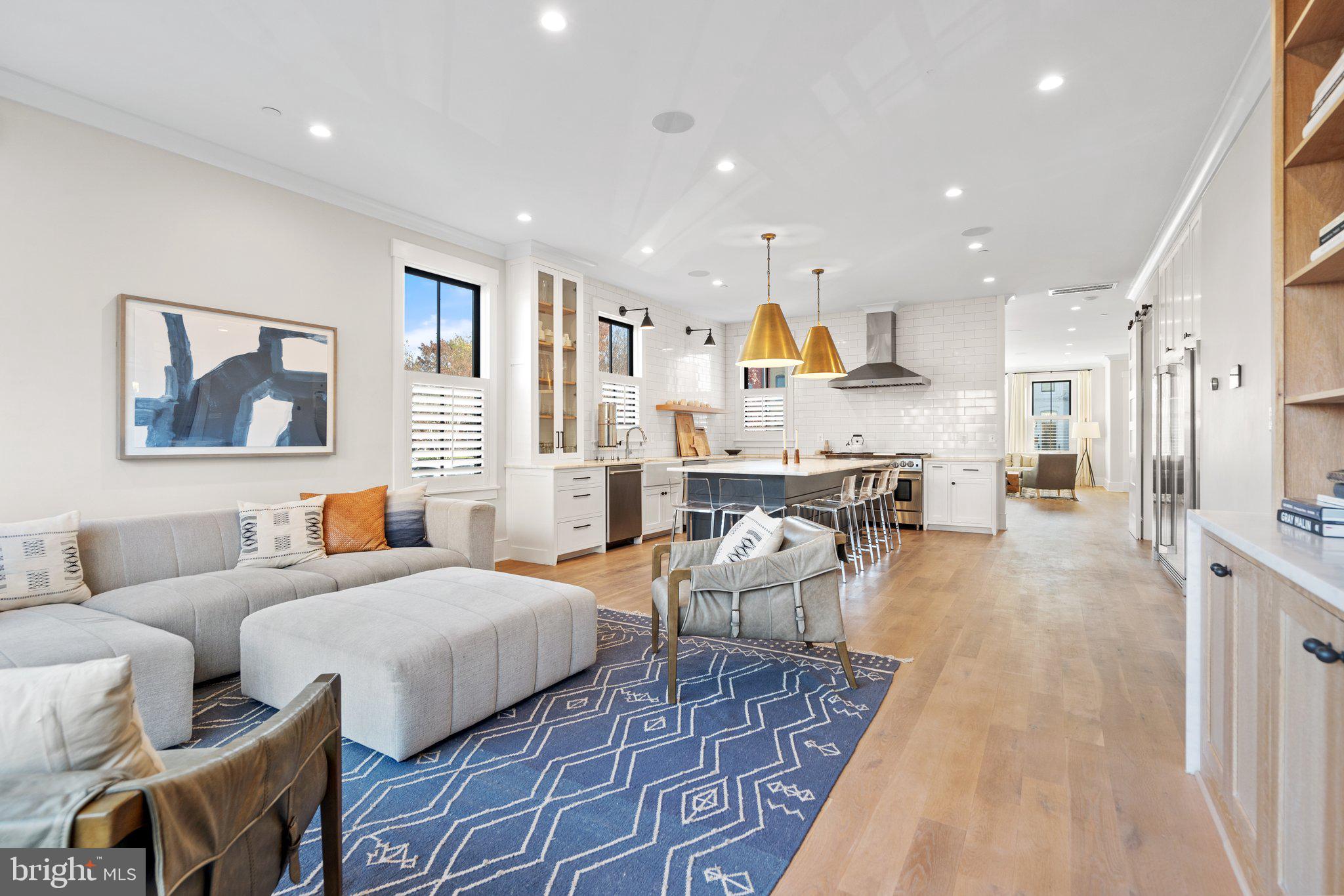 CAPITOL HILL - Residential