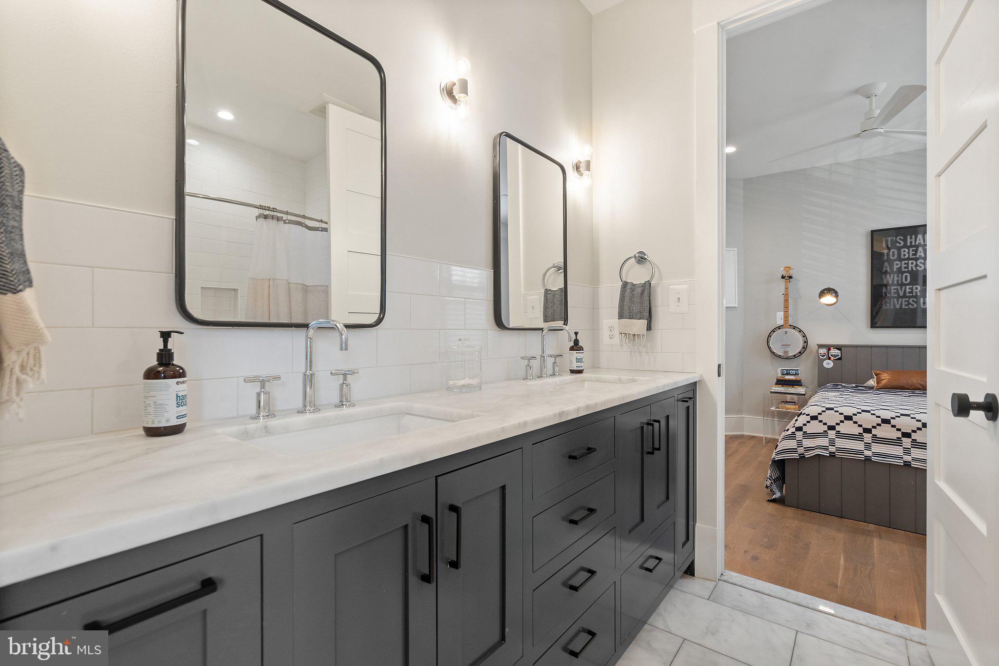 CAPITOL HILL - Residential