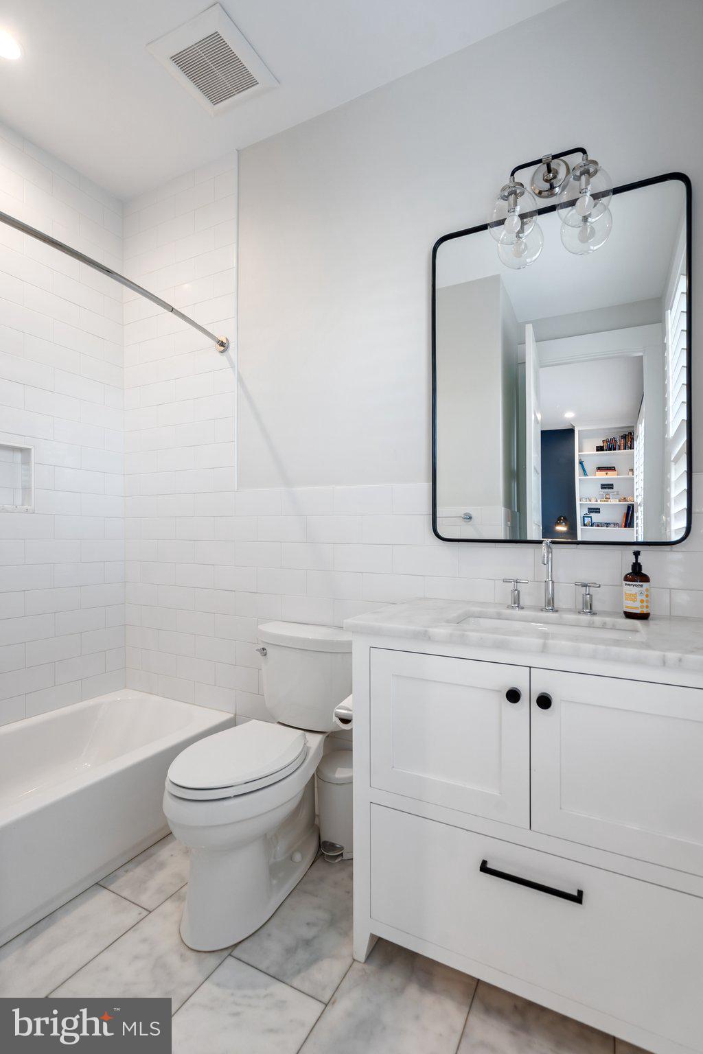 CAPITOL HILL - Residential