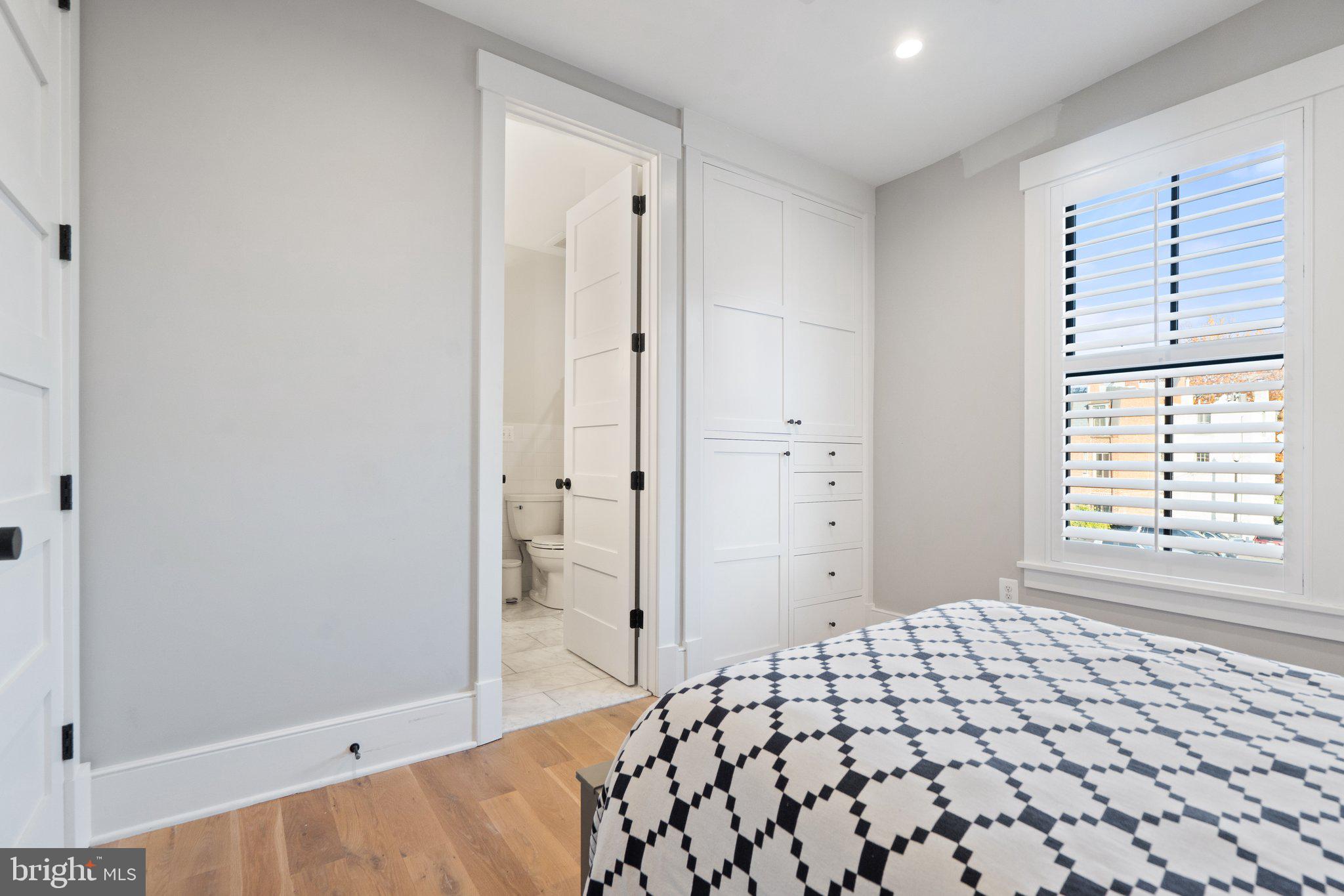 CAPITOL HILL - Residential