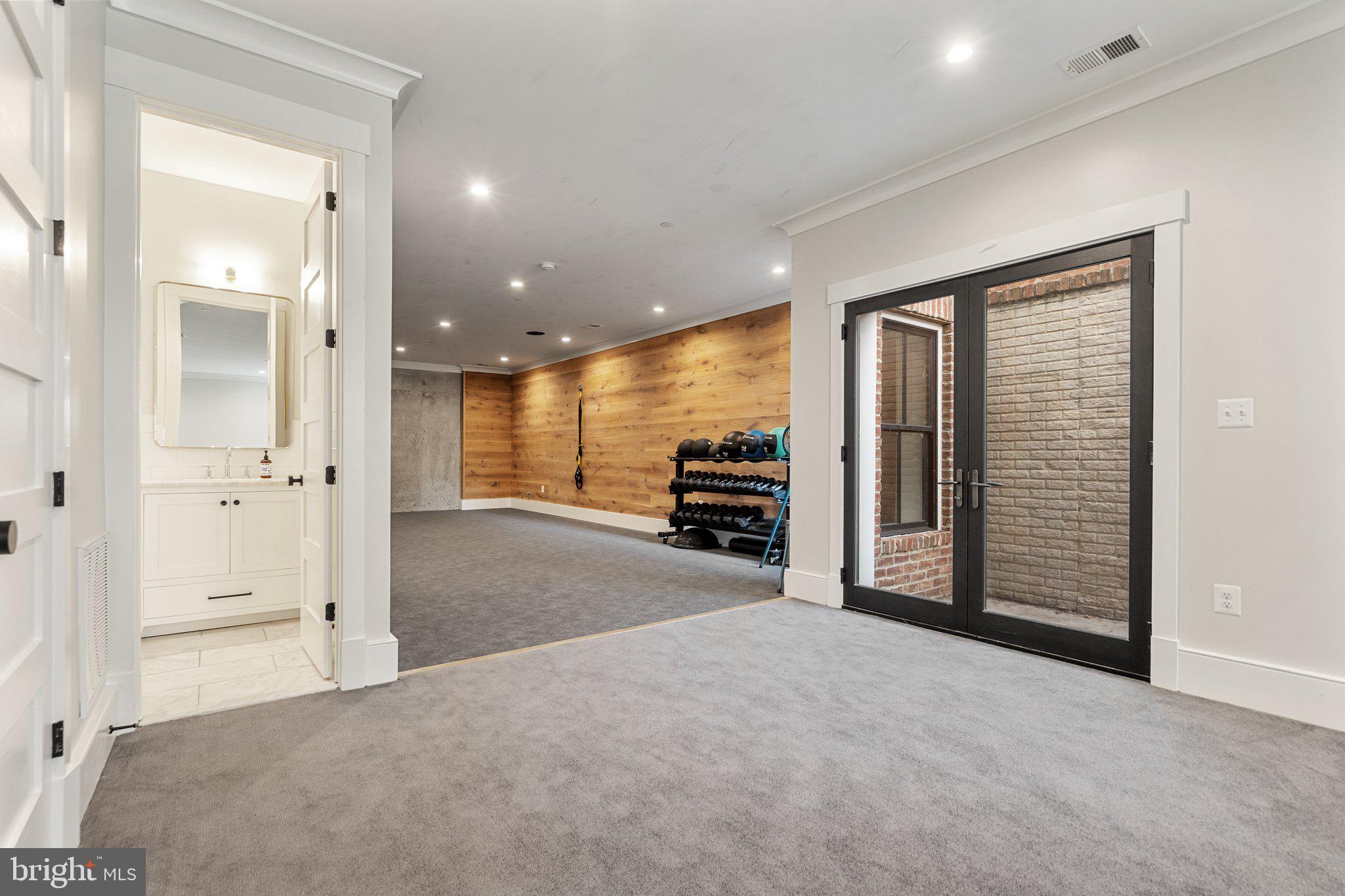 CAPITOL HILL - Residential