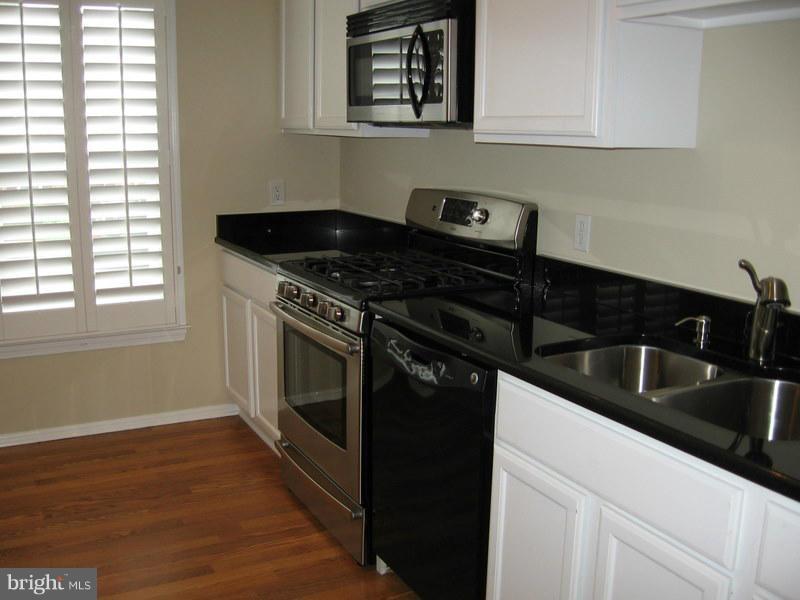 LAKE BRADDOCK - Residential