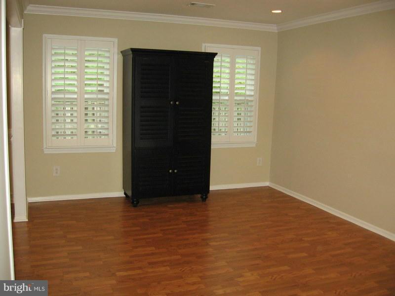 LAKE BRADDOCK - Residential