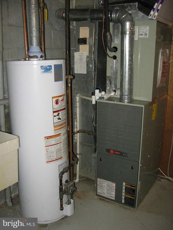 LAKE BRADDOCK - Residential